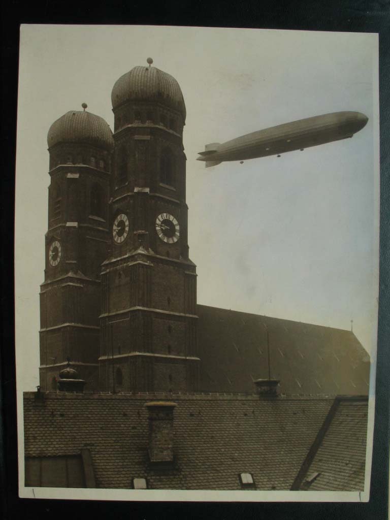 lz127-frauenkirche.jpg