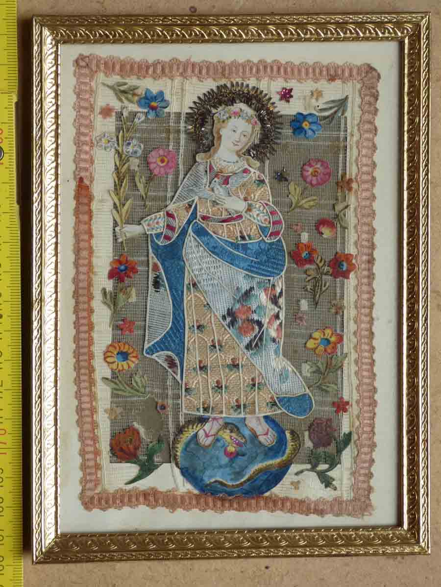 madonna-stickerei.jpg
