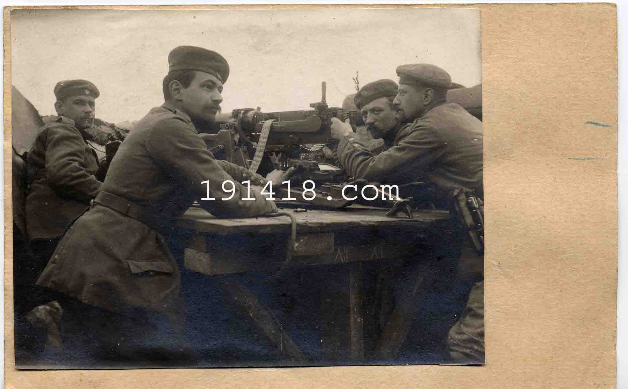 mg08tisch.jpg