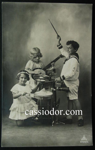 schlagzeug1920.jpg