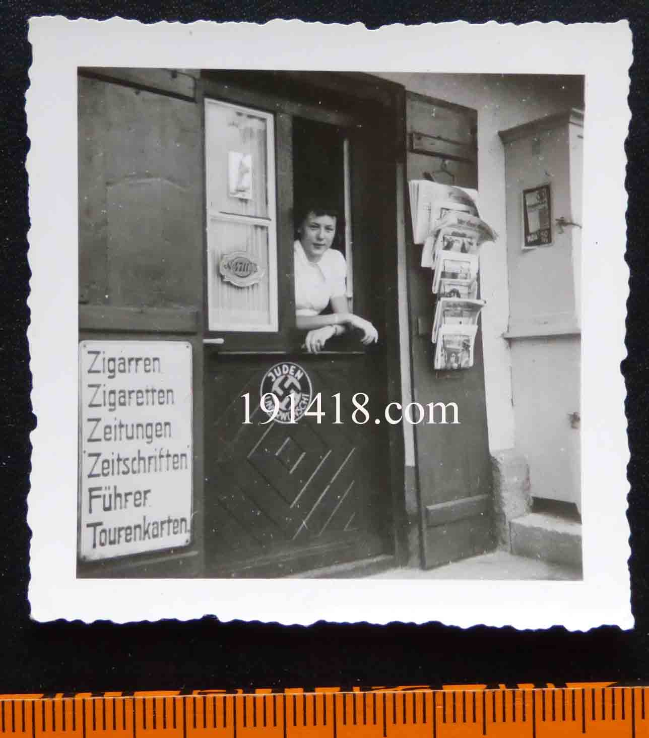 swastikazeitschriften.jpg